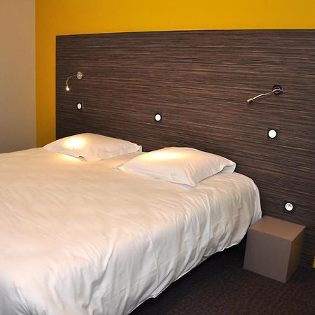 Logis Hotel A La Bonne Auberge Laval  Exteriör bild