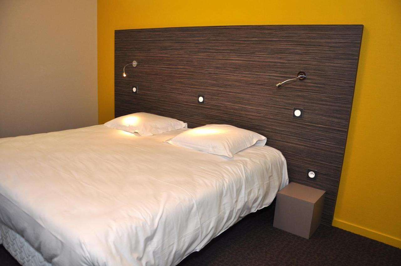Logis Hotel A La Bonne Auberge Laval  Exteriör bild