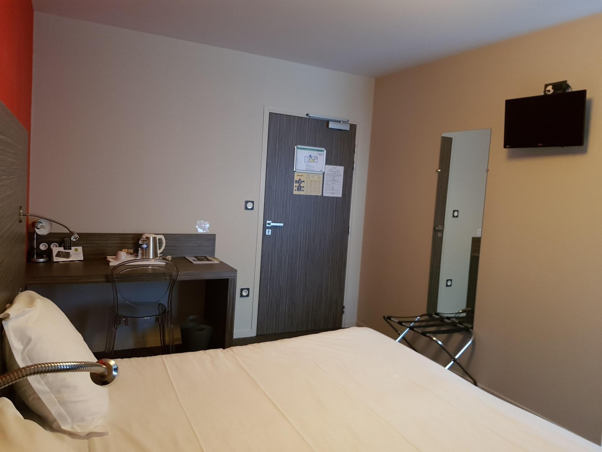 Logis Hotel A La Bonne Auberge Laval  Exteriör bild