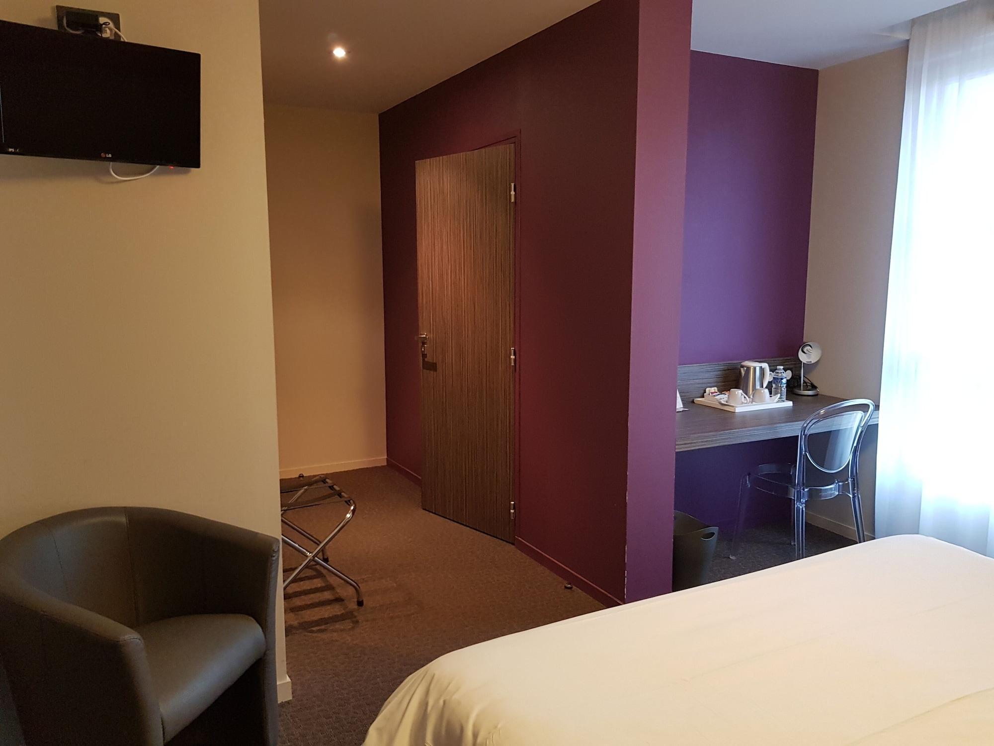 Logis Hotel A La Bonne Auberge Laval  Exteriör bild