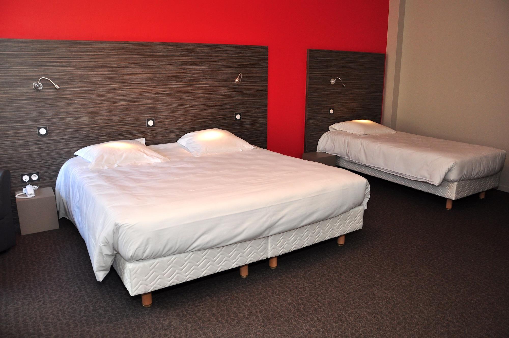 Logis Hotel A La Bonne Auberge Laval  Exteriör bild